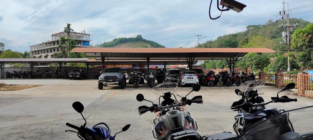 Ban Komo Sip Paet Butterfly Hotel Betong מראה חיצוני תמונה